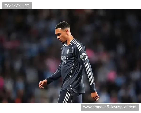 阿诺德离队后皇马边路攻防重塑，欧冠阿诺德